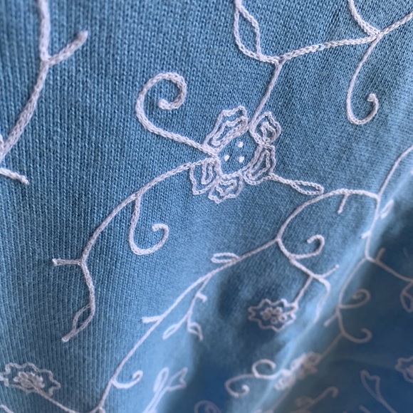 Vintage cottagecore david brooks blue sweater with white flowers embroidery - Picture 3 of 6